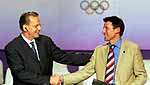IOC President en Voorzitter Sebastian Coe bij het tekenen van het contract van de gaststad voor 2012